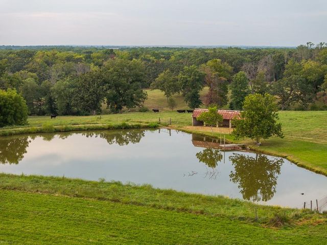 10374 S 1575 Road, Nevada, MO 64772