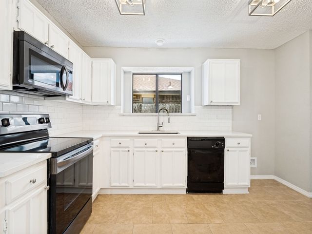2654 Carrington Lane, Grand Prairie, TX 75052
