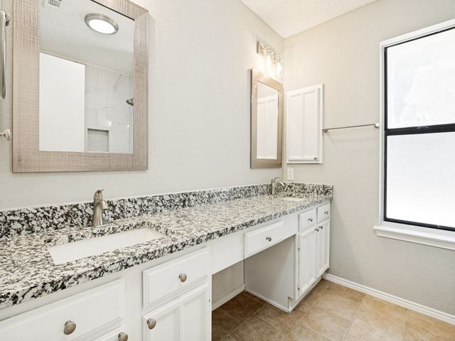 2654 Carrington Lane, Grand Prairie, TX 75052