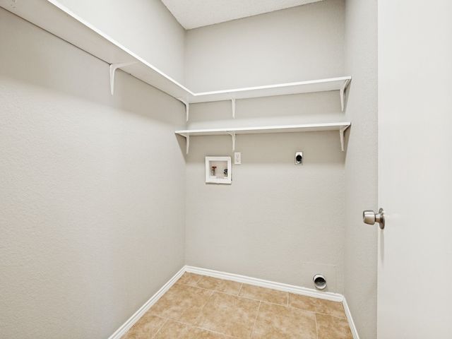 2654 Carrington Lane, Grand Prairie, TX 75052