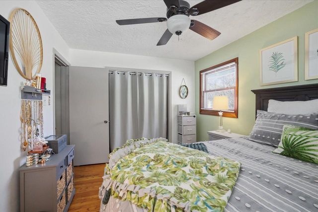 208 Highland AVENUE, Hartland, WI 53029