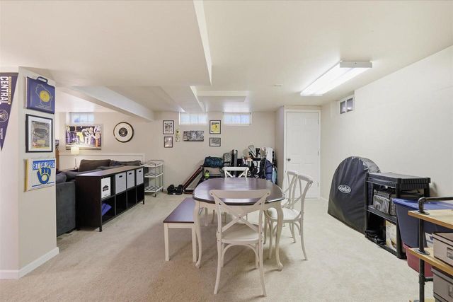 208 Highland AVENUE, Hartland, WI 53029