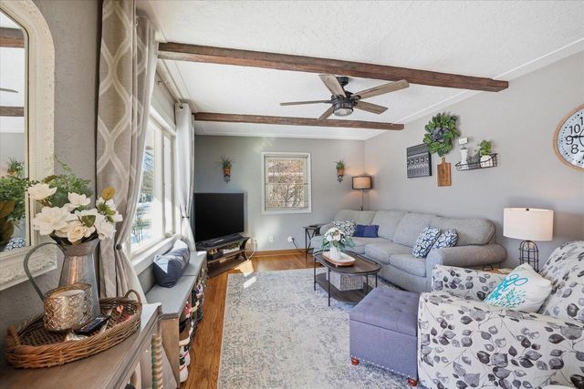 208 Highland AVENUE, Hartland, WI 53029