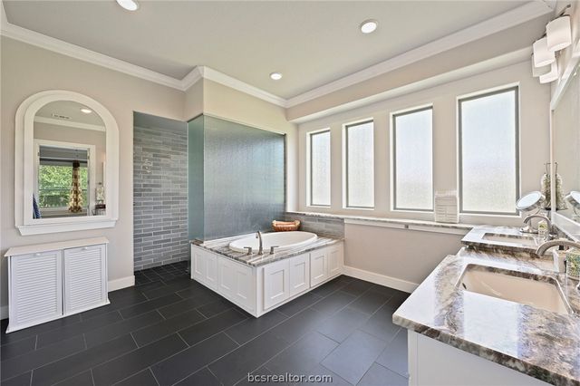 1928 Spanish Moss Drive, College Station, TX 77845