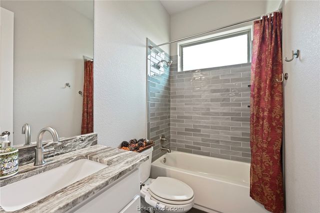 1928 Spanish Moss Drive, College Station, TX 77845