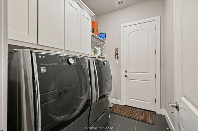 1928 Spanish Moss Drive, College Station, TX 77845