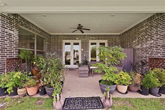 1928 Spanish Moss Drive, College Station, TX 77845