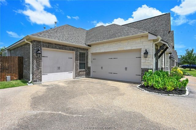 1928 Spanish Moss Drive, College Station, TX 77845