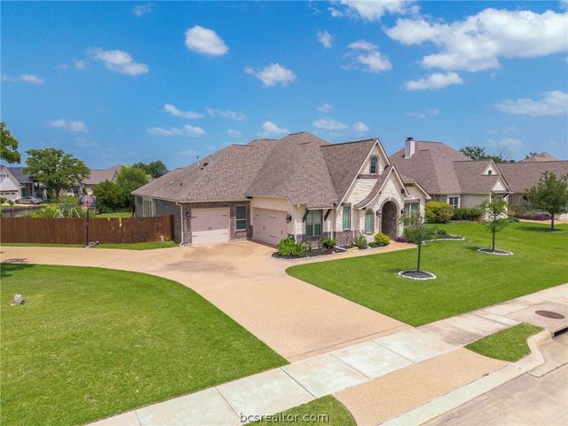 1928 Spanish Moss Drive, College Station, TX 77845