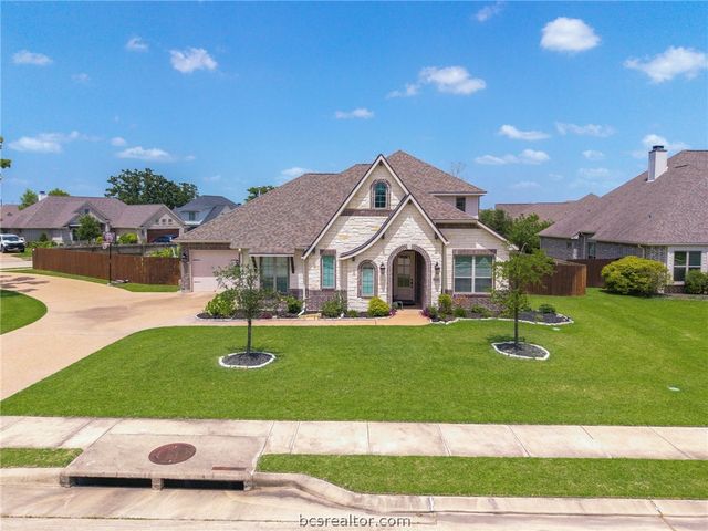 1928 Spanish Moss Drive, College Station, TX 77845