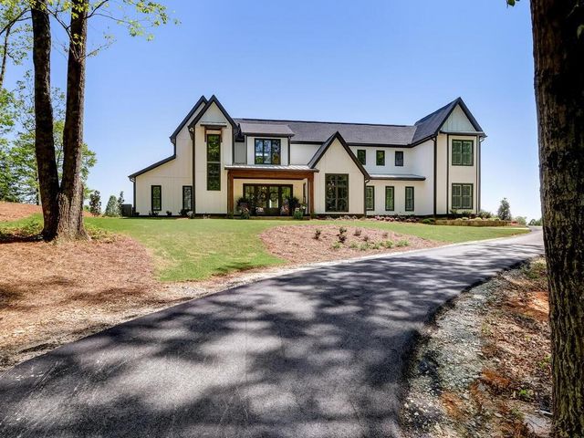 183 Barrett Circle, Dahlonega, GA 30533