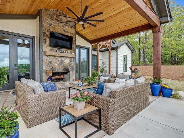 183 Barrett Circle, Dahlonega, GA 30533