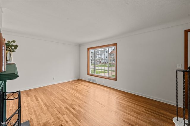 21790 Kennison Avenue, Euclid, OH 44123