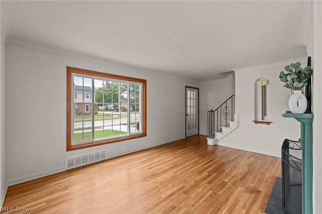 21790 Kennison Avenue, Euclid, OH 44123