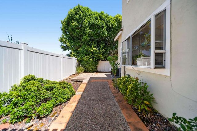 12144 Carrollton Square, San Diego, CA 92128