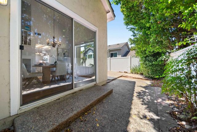 12144 Carrollton Square, San Diego, CA 92128