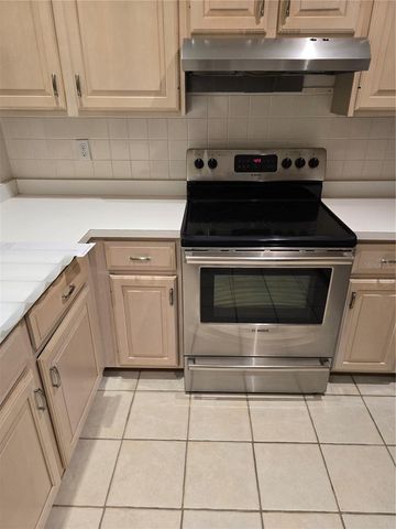 8701 VILLAGE GREEN BOULEVARD, Clermont, FL 34711