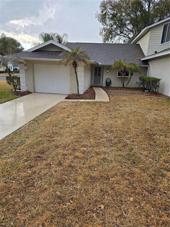 8701 VILLAGE GREEN BOULEVARD, Clermont, FL 34711