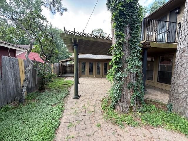 5914 Foresthaven Drive, Houston, TX 77066