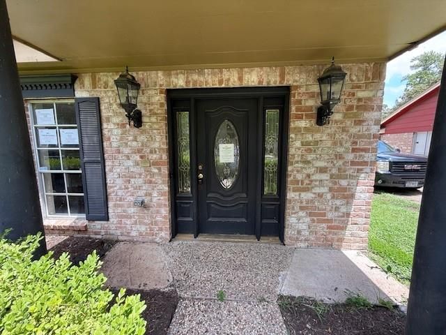 5914 Foresthaven Drive, Houston, TX 77066