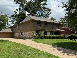 5914 Foresthaven Drive, Houston, TX 77066