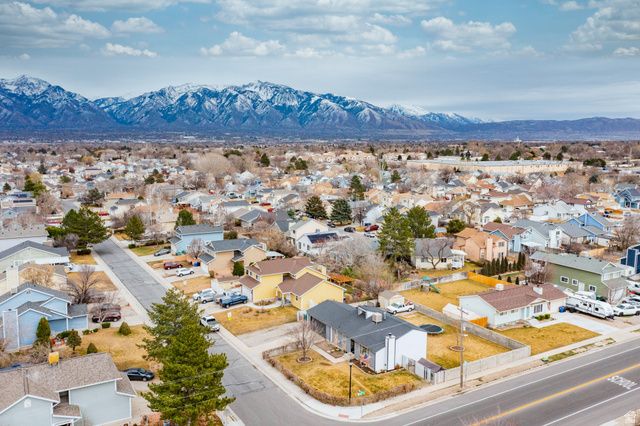 3193 W MEADOW GREEN WAY, West Jordan, UT 84088