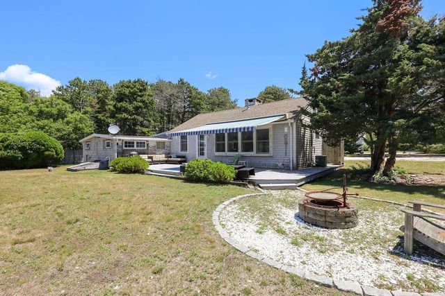 379 Monomoscoy Rd, Mashpee, MA 02649