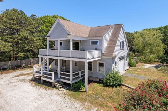 379 Monomoscoy Rd, Mashpee, MA 02649