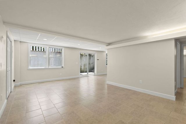 379 Monomoscoy Rd, Mashpee, MA 02649
