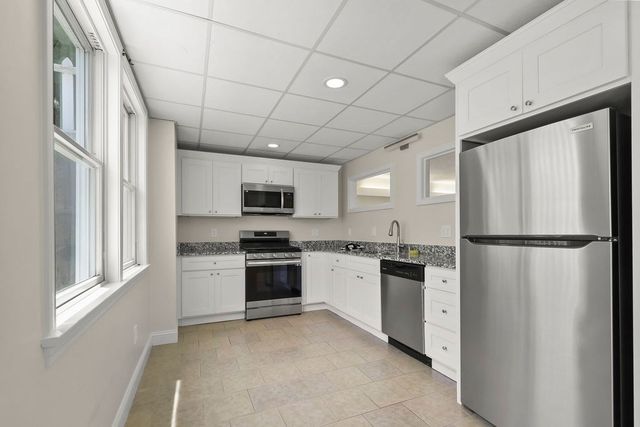 379 Monomoscoy Rd, Mashpee, MA 02649