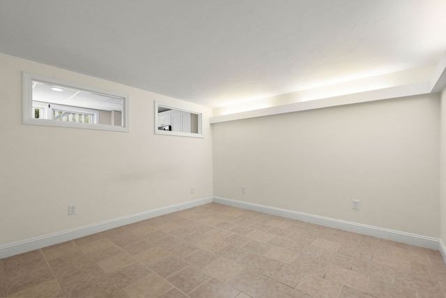 379 Monomoscoy Rd, Mashpee, MA 02649