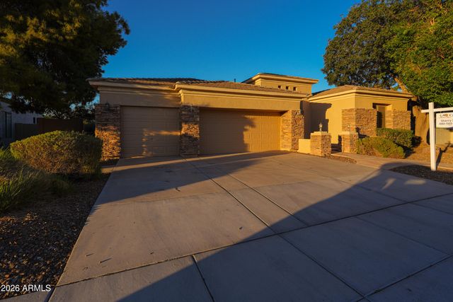 462 W CAROB Drive, Chandler, AZ 85248