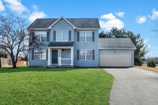 215 Alexandra Court, North Aurora, IL 60542