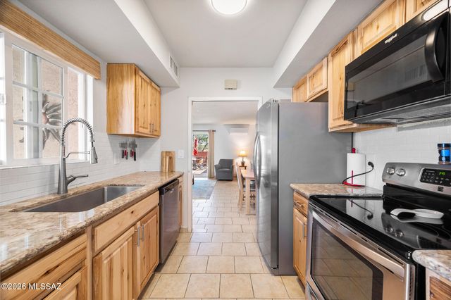 1208 S Alpine Circle, Green Valley, AZ 85614