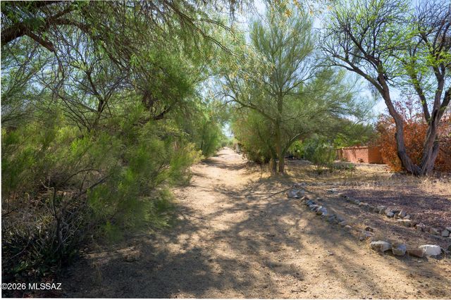 1208 S Alpine Circle, Green Valley, AZ 85614