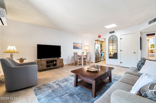 1208 S Alpine Circle, Green Valley, AZ 85614