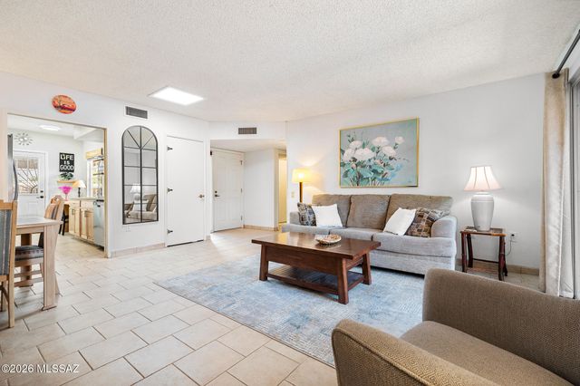 1208 S Alpine Circle, Green Valley, AZ 85614