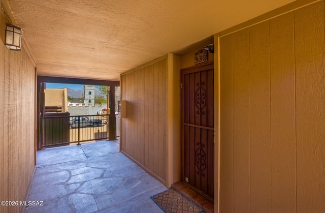 1810 E Blacklidge Dr Apt 112, Tucson, AZ 85719