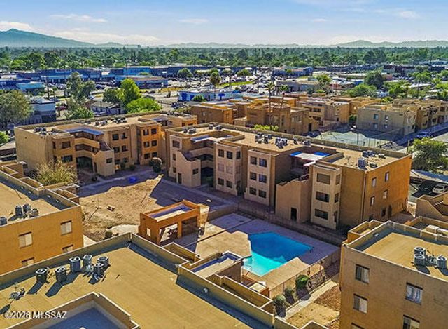 1810 E Blacklidge Dr Apt 112, Tucson, AZ 85719