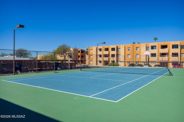 1810 E Blacklidge Dr Apt 112, Tucson, AZ 85719