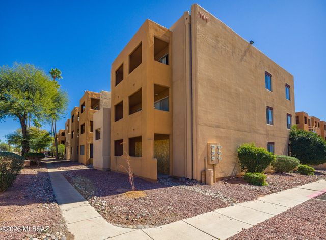 1810 E Blacklidge Dr Apt 112, Tucson, AZ 85719