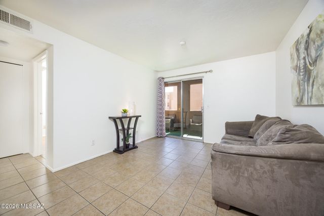 1810 E Blacklidge Dr Apt 112, Tucson, AZ 85719
