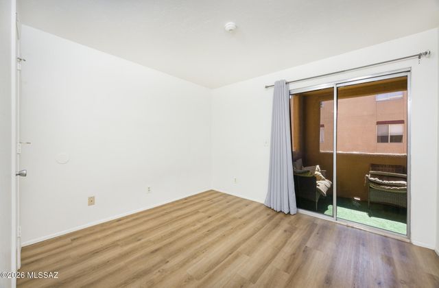 1810 E Blacklidge Dr Apt 112, Tucson, AZ 85719