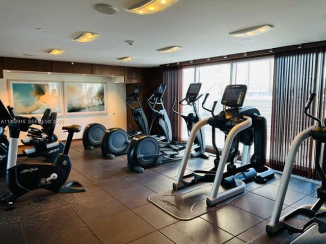 335 S Biscayne Blvd 2406, Miami, FL 33131