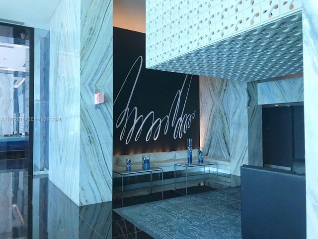 335 S Biscayne Blvd 2406, Miami, FL 33131