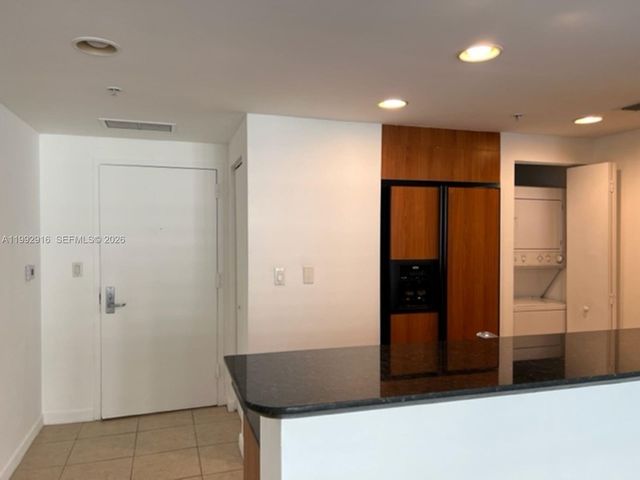 335 S Biscayne Blvd 2406, Miami, FL 33131