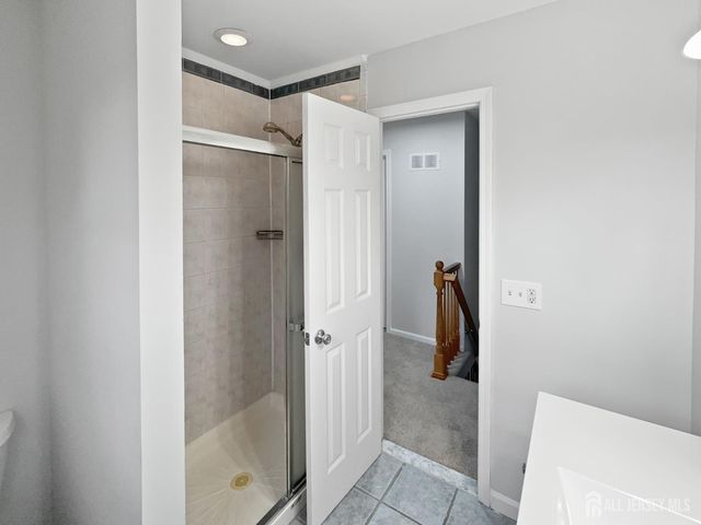 38 Warrenville Road, Middlesex, NJ 08846