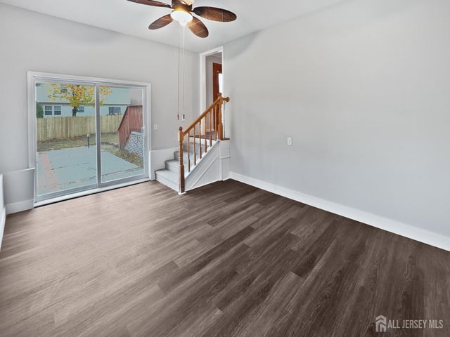 38 Warrenville Road, Middlesex, NJ 08846