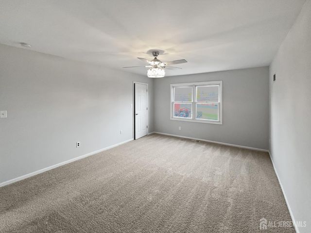 38 Warrenville Road, Middlesex, NJ 08846