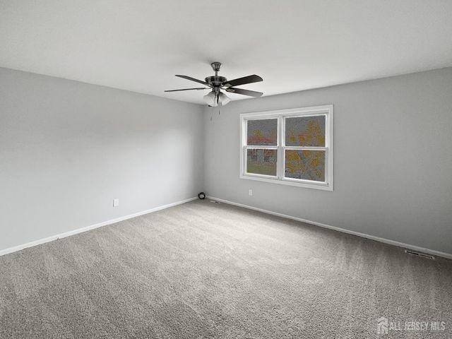 38 Warrenville Road, Middlesex, NJ 08846